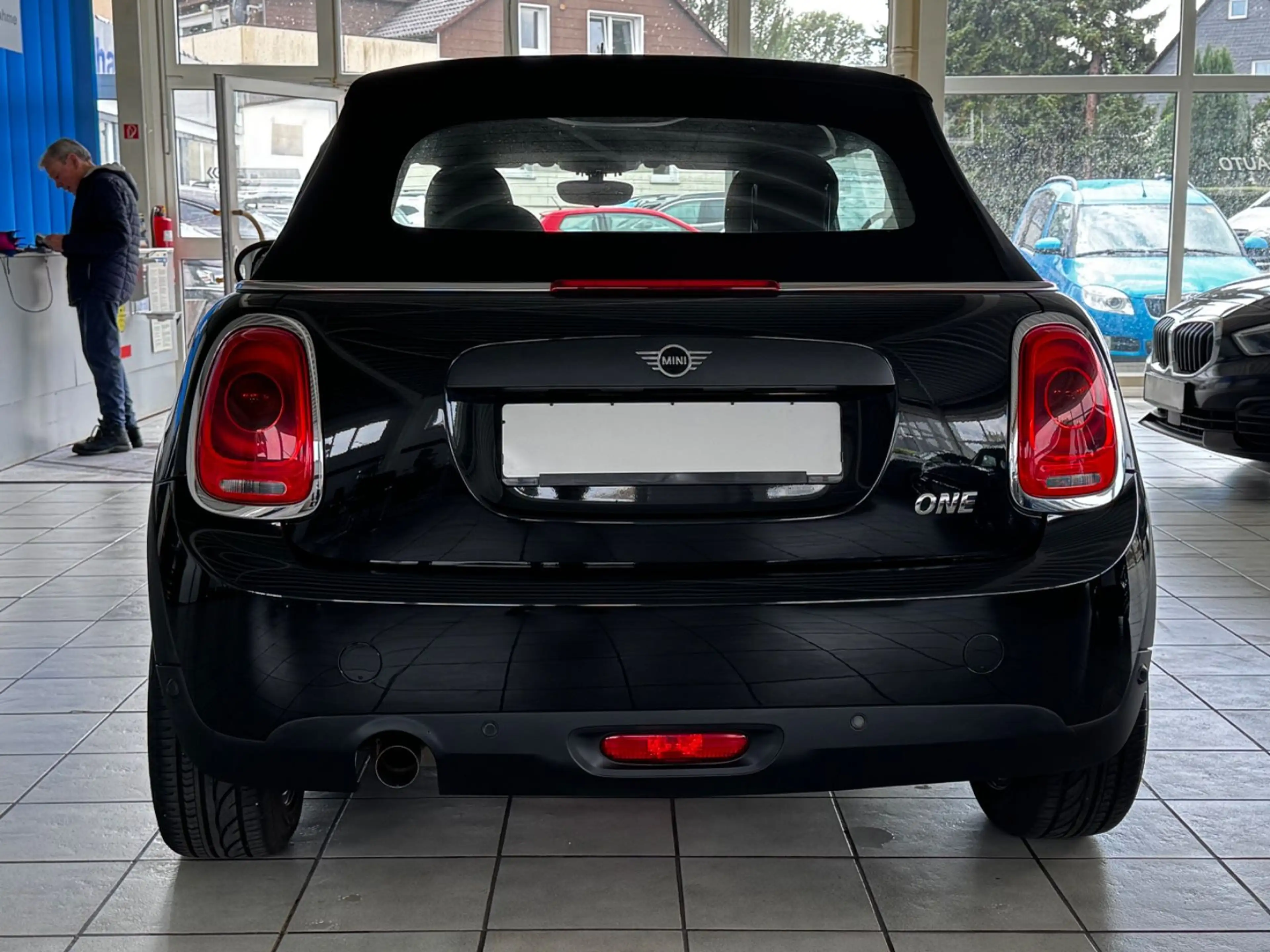 MINI One Cabrio/2.HD/KLIMA/SHZ/PDC/BT/TEL/ALU — photo 4