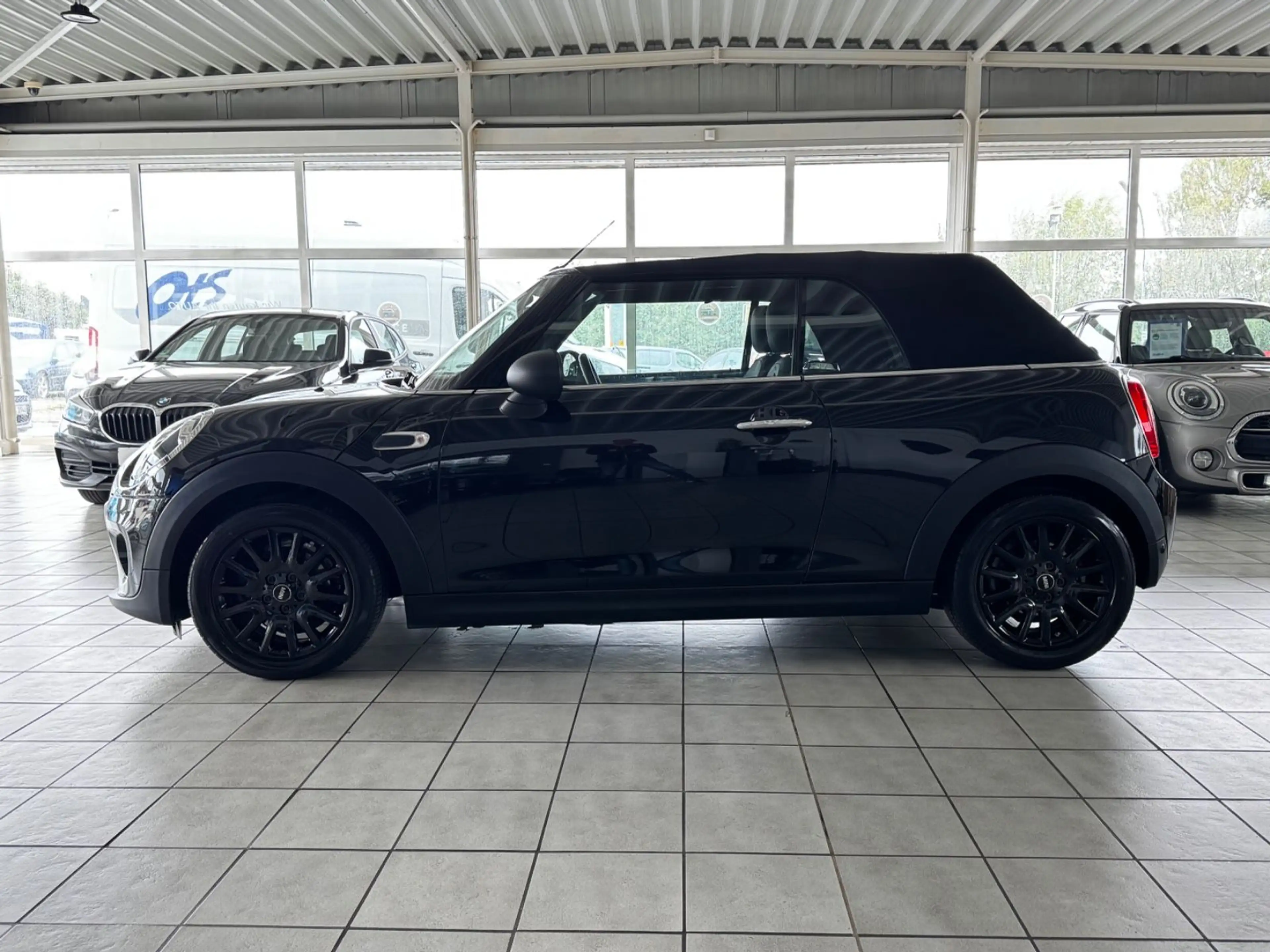 MINI One Cabrio/2.HD/KLIMA/SHZ/PDC/BT/TEL/ALU — photo 2