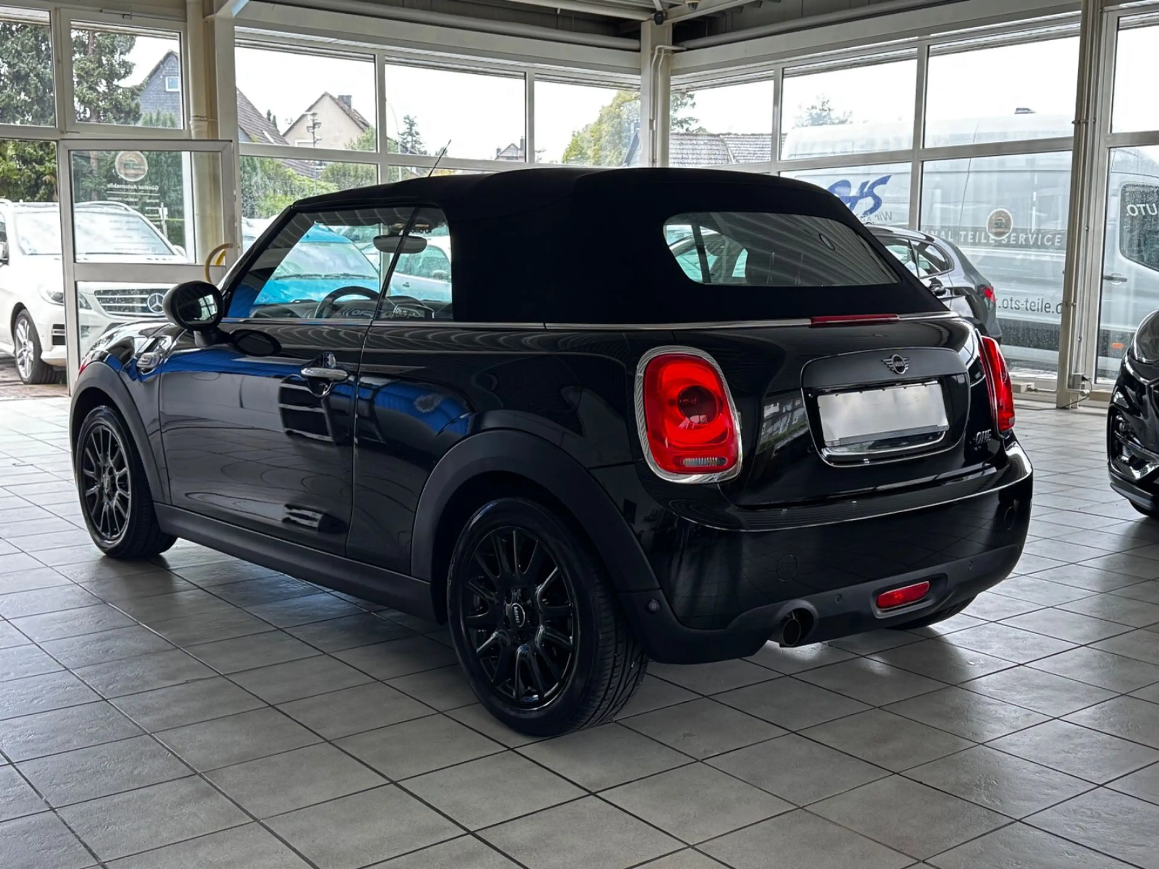 MINI One Cabrio/2.HD/KLIMA/SHZ/PDC/BT/TEL/ALU — photo 3