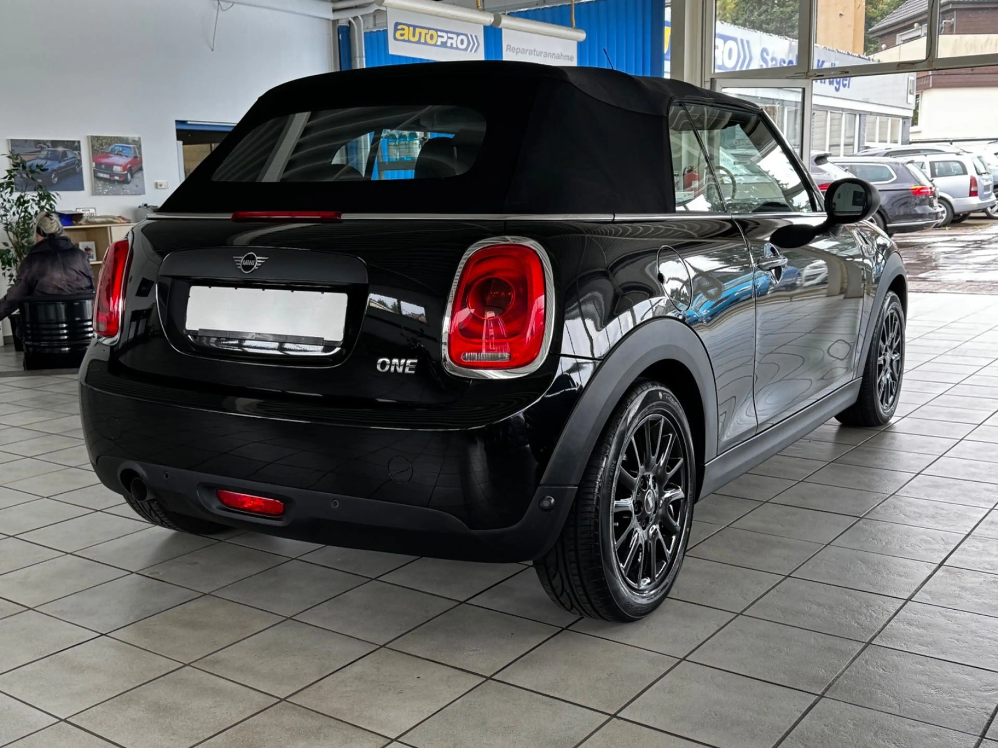 MINI One Cabrio/2.HD/KLIMA/SHZ/PDC/BT/TEL/ALU — photo 5