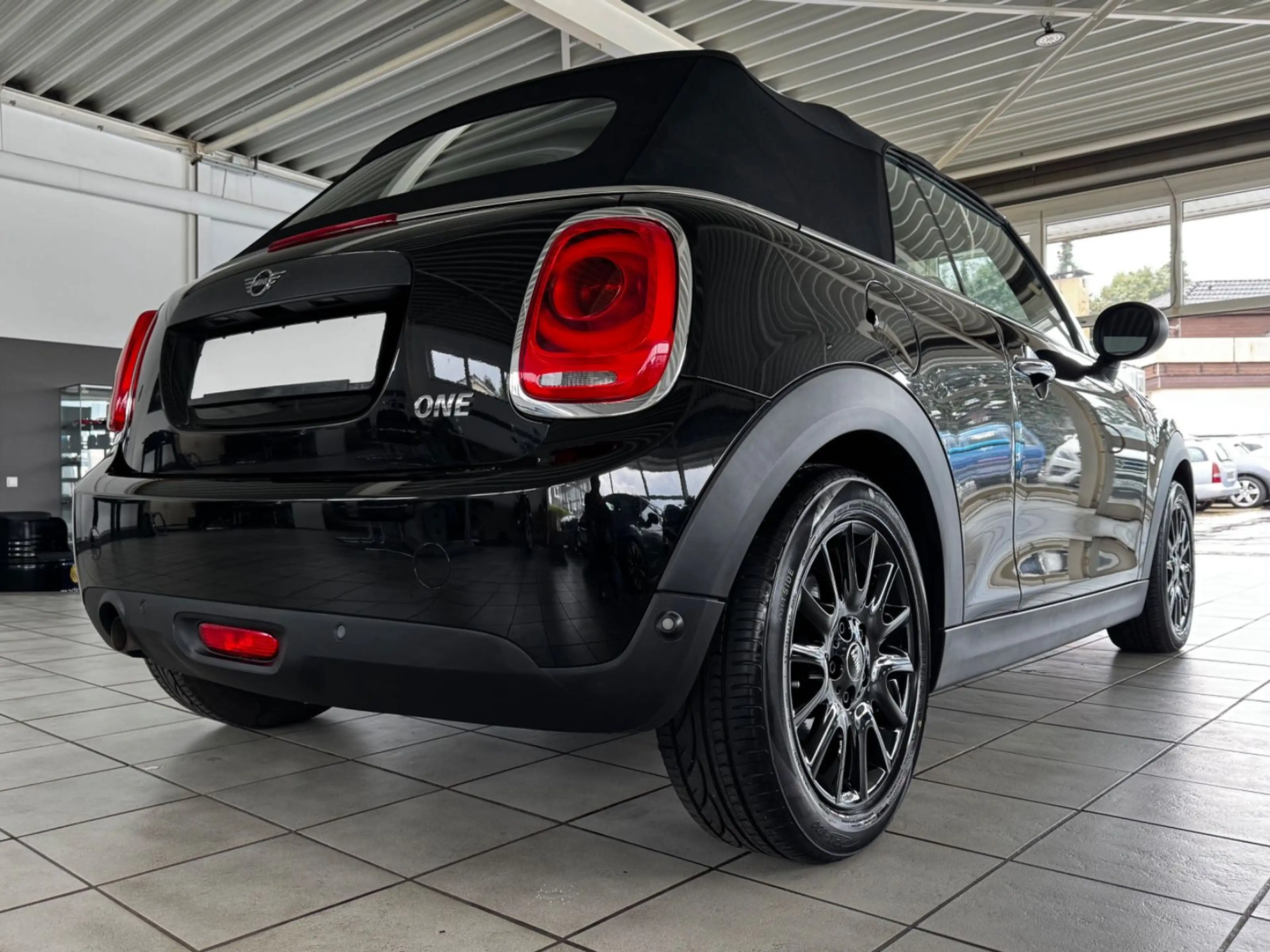 MINI One Cabrio/2.HD/KLIMA/SHZ/PDC/BT/TEL/ALU — photo 11