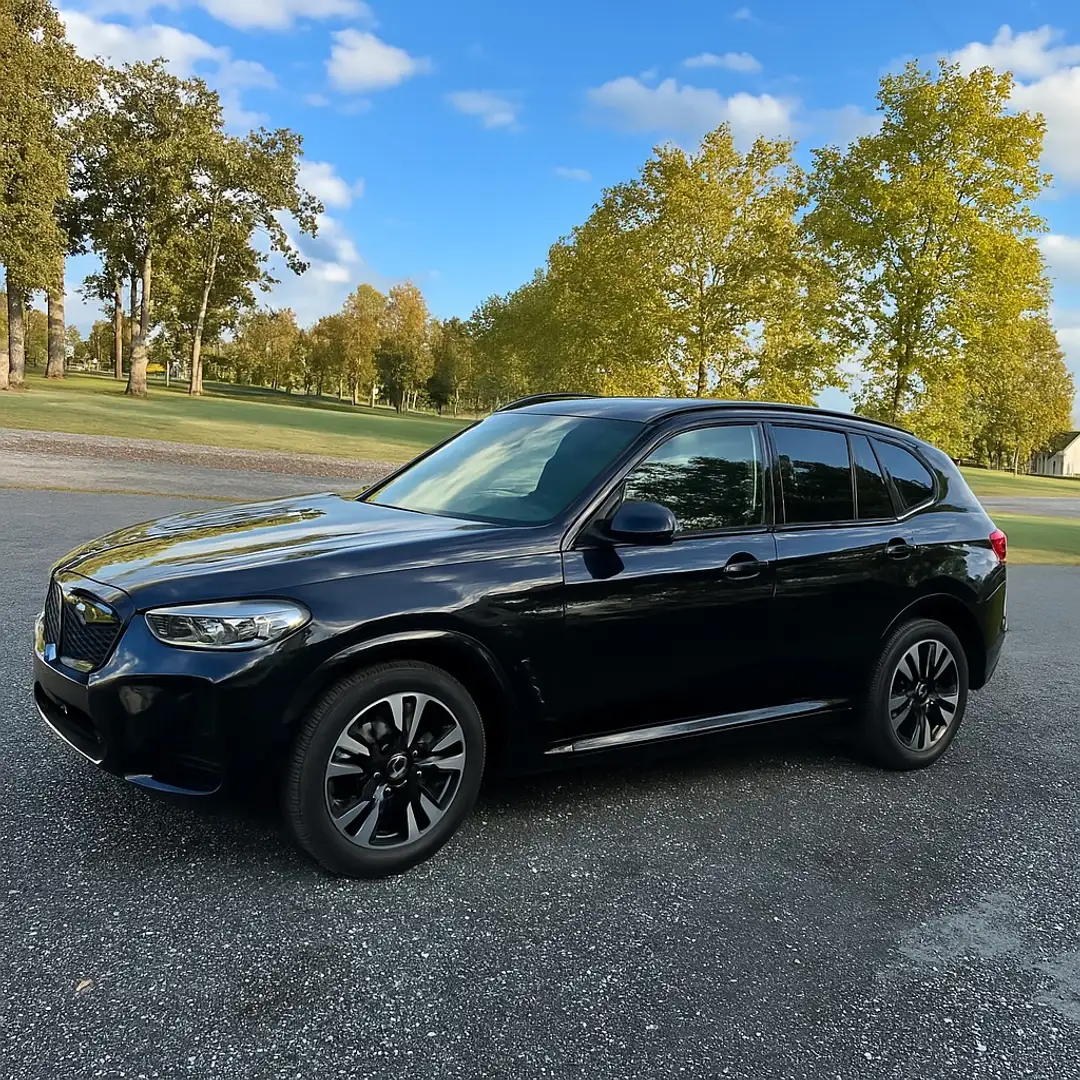 BMW iX3 BMW iX3 M Sport 8-Fach Bereift el. Anhähängerkup - 1