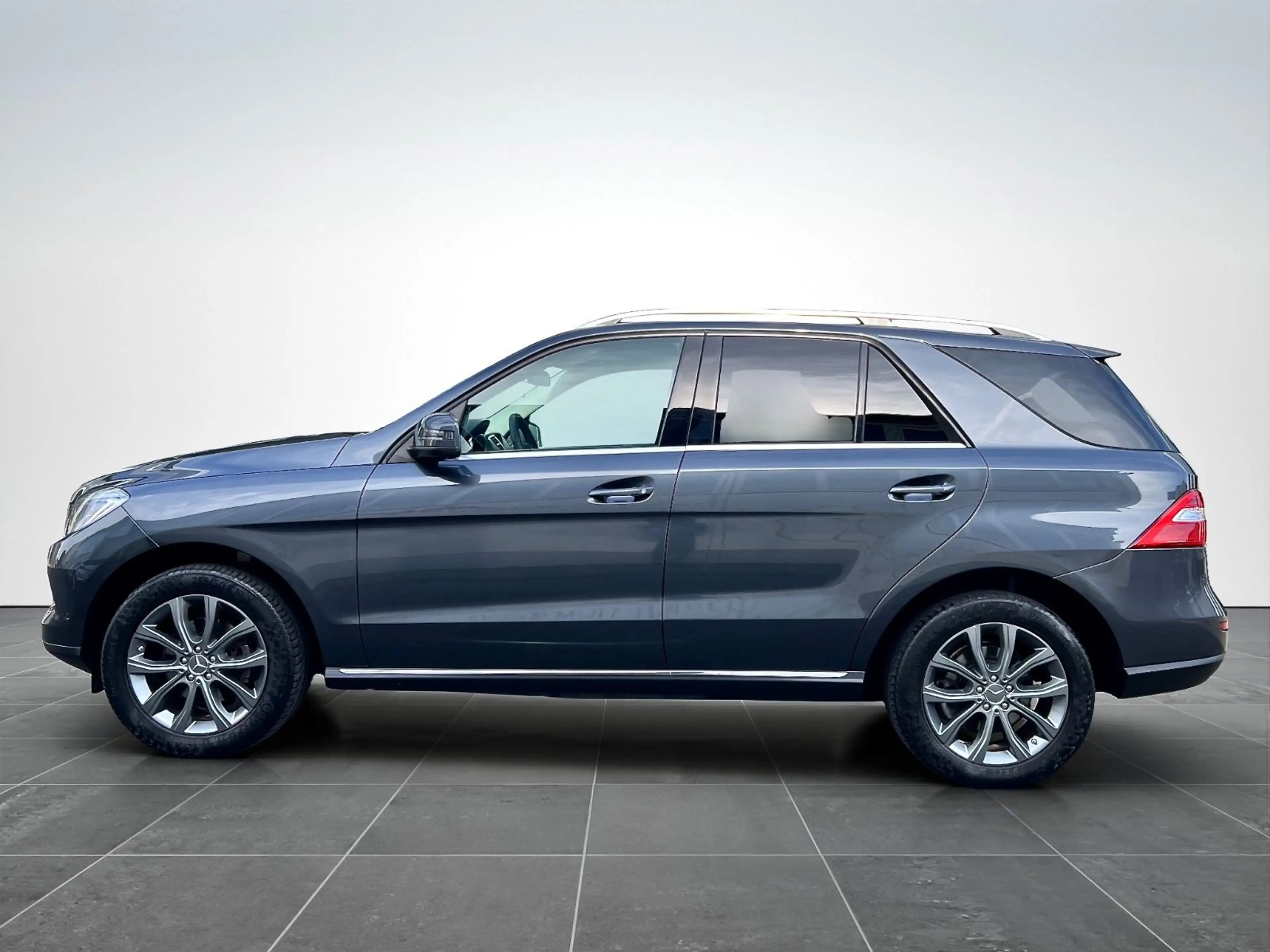 Mercedes-Benz ML 250 BT*7G-Tr*XENON*SHD*VOLLLEDER*360°*AHK* — photo 6