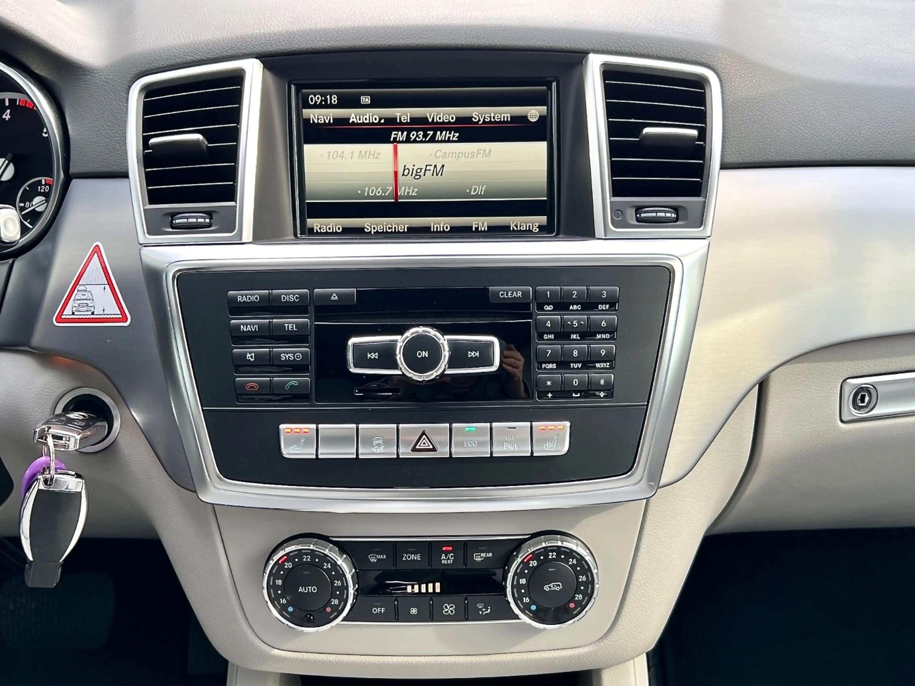 Mercedes-Benz ML 250 BT*7G-Tr*XENON*SHD*VOLLLEDER*360°*AHK* — photo 15