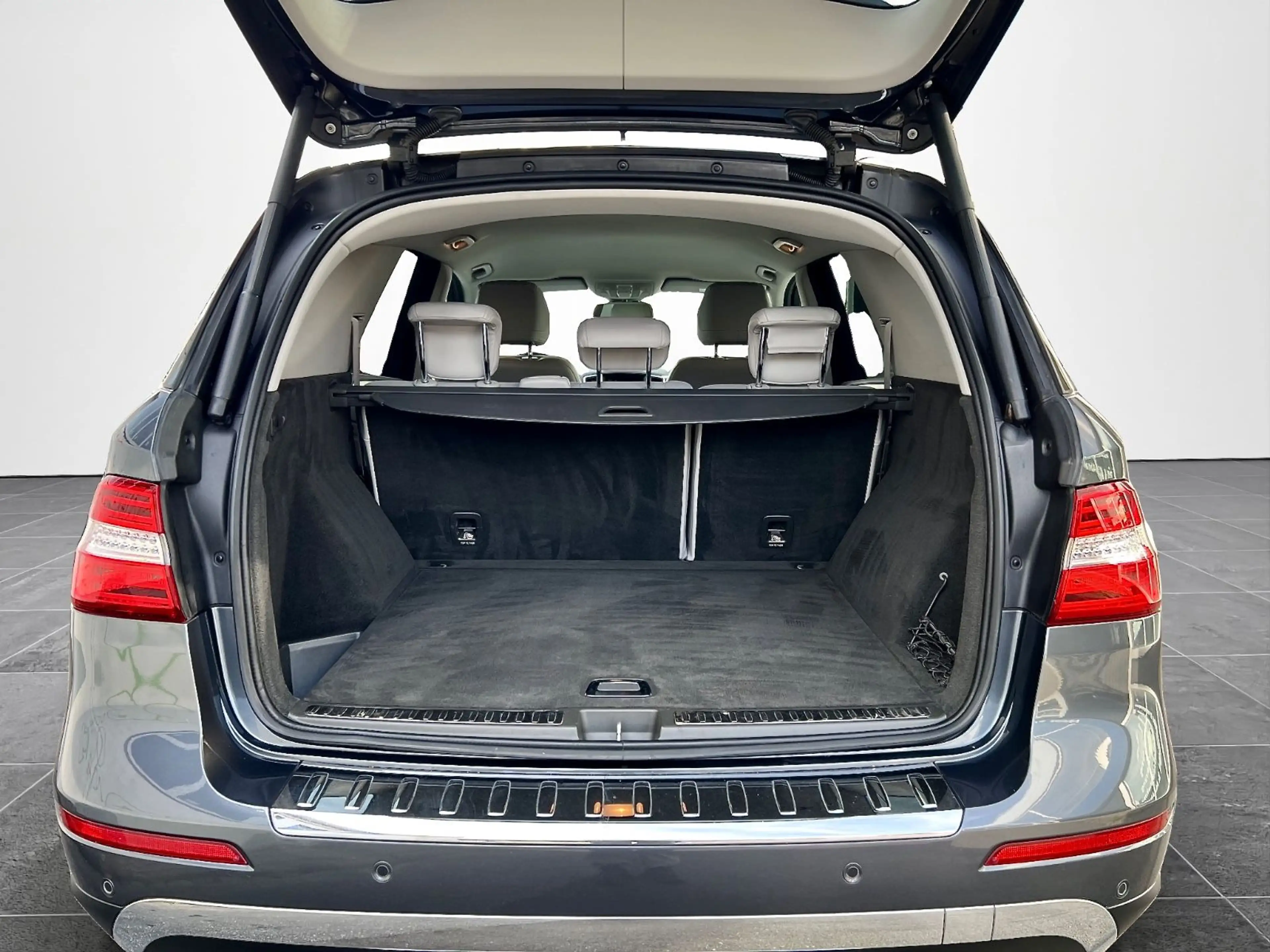 Mercedes-Benz ML 250 BT*7G-Tr*XENON*SHD*VOLLLEDER*360°*AHK* — photo 9