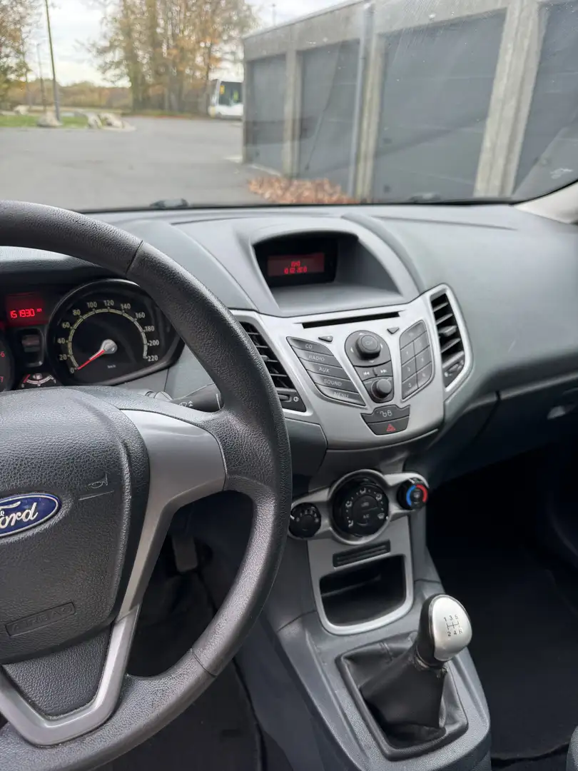 Ford Fiesta Zwart - 2
