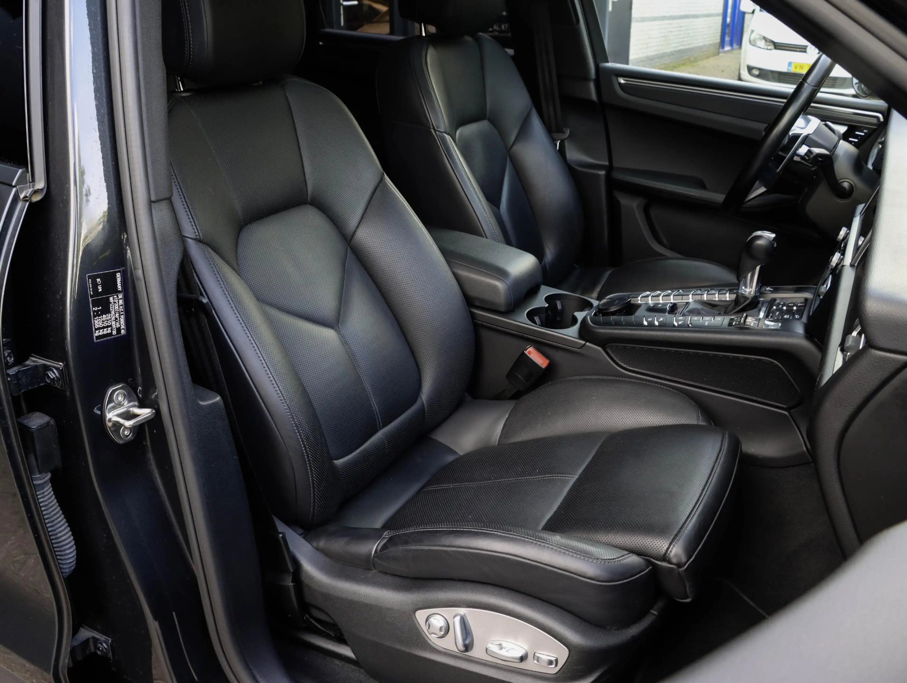 Porsche Macan 2.0 Panodak | PASM | Stoelventilatie | Standkachel — photo 16