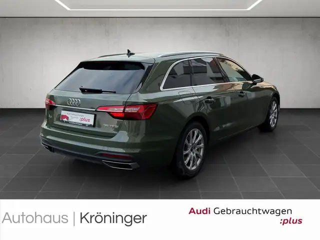 Audi A4 Avant view 2