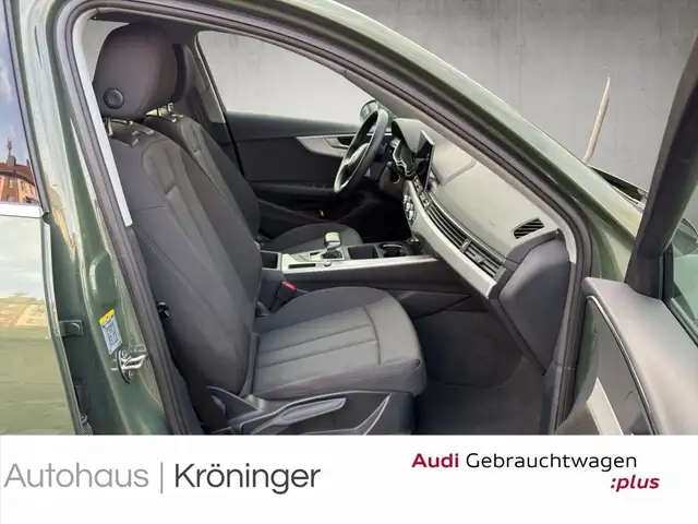 Audi A4 Avant view 9