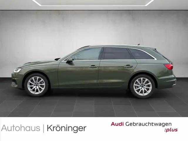 Audi A4 Avant view 3