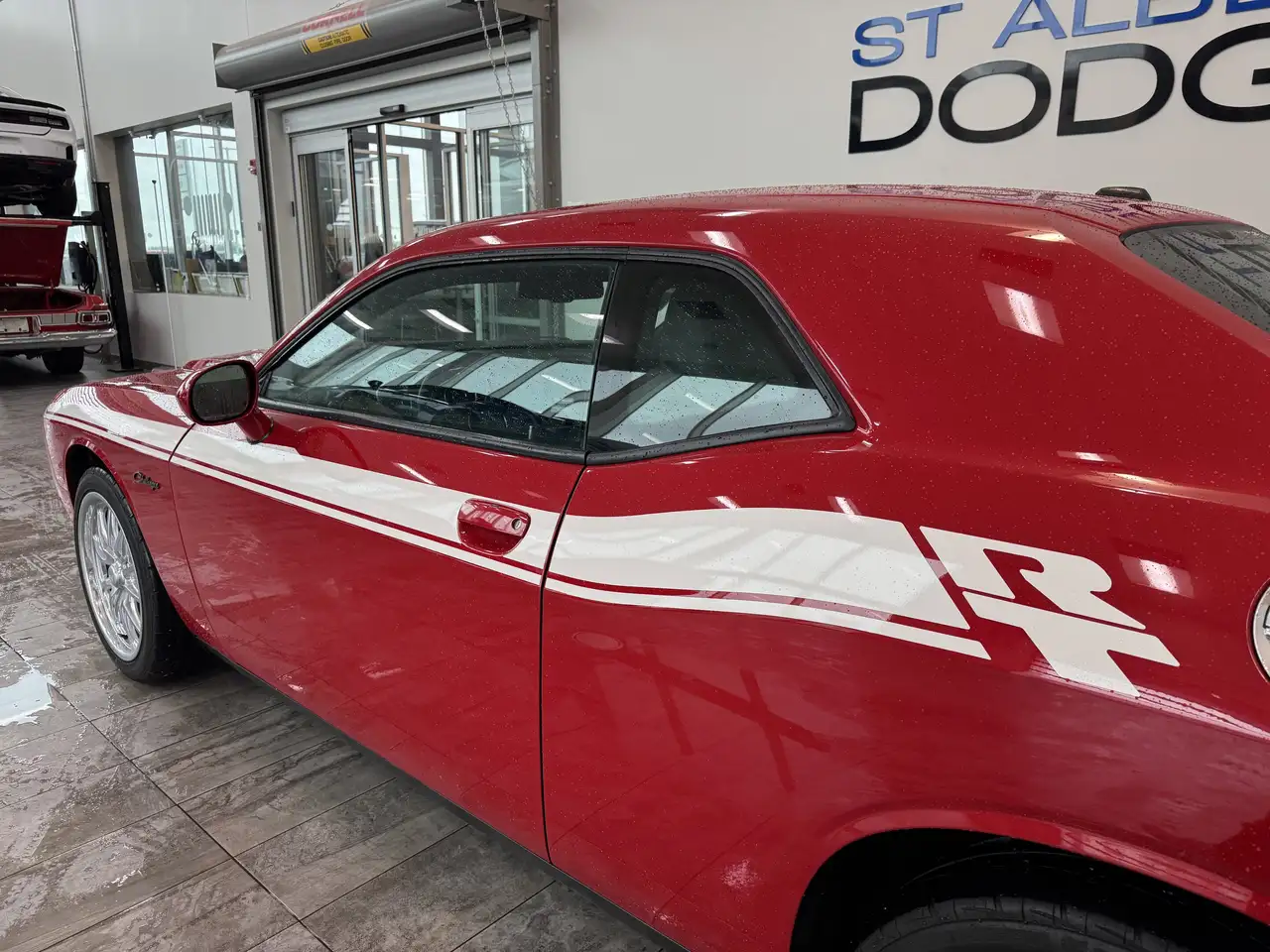 Dodge Challenger photo Dodge Challenger