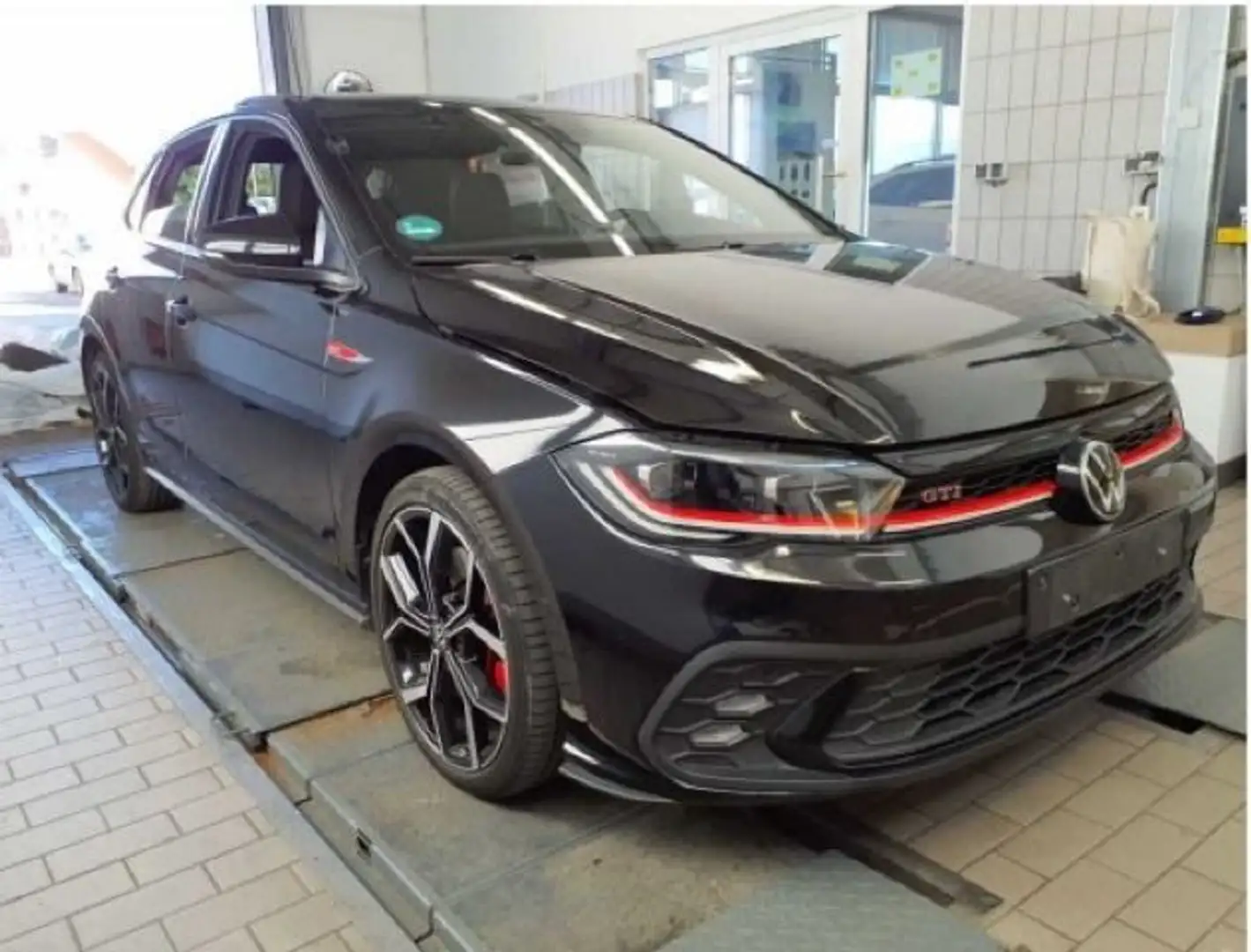 Volkswagen Polo 2.0 TSI GTI Navi*Pano*Keyless*IQ-Light*IQ-D Schwarz - 2