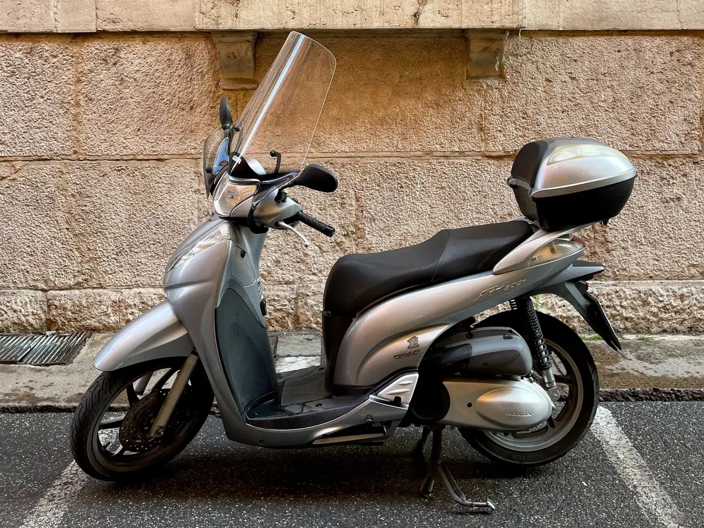 Honda SH 300 ABS Gri - 1