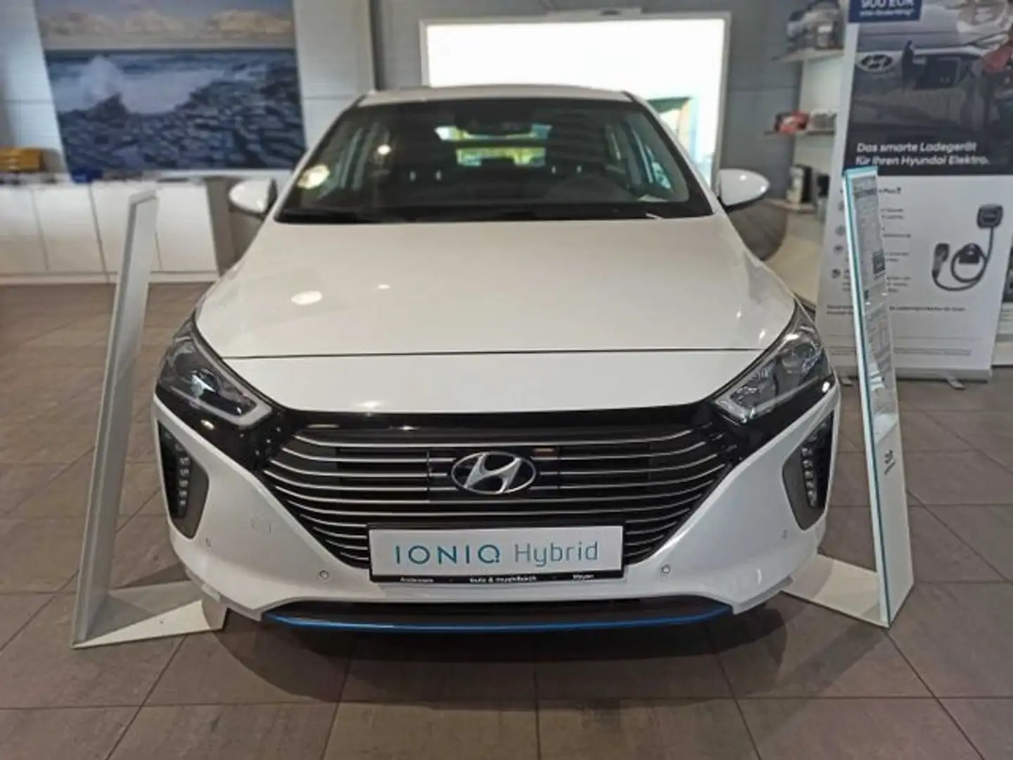 Hyundai IONIQ Hybrid 1.6 GDI Premium - 2