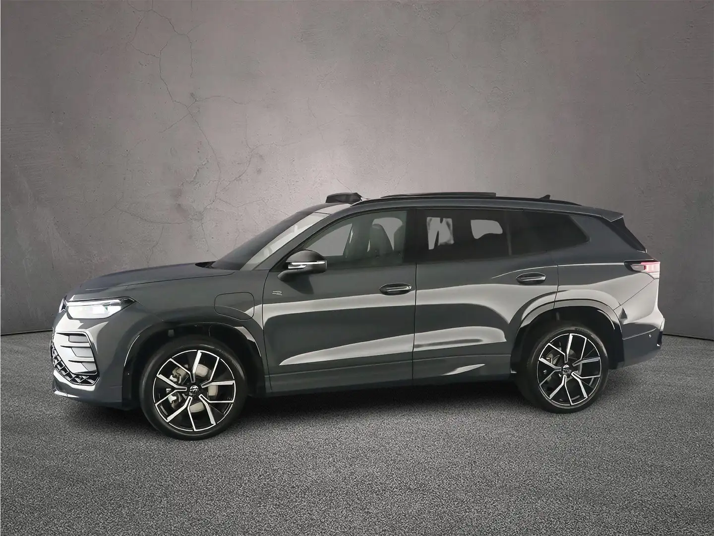 Volkswagen Tayron R-Line Edition 1.5 TSI eHybrid 272pk DSG Automaat Grijs - 2