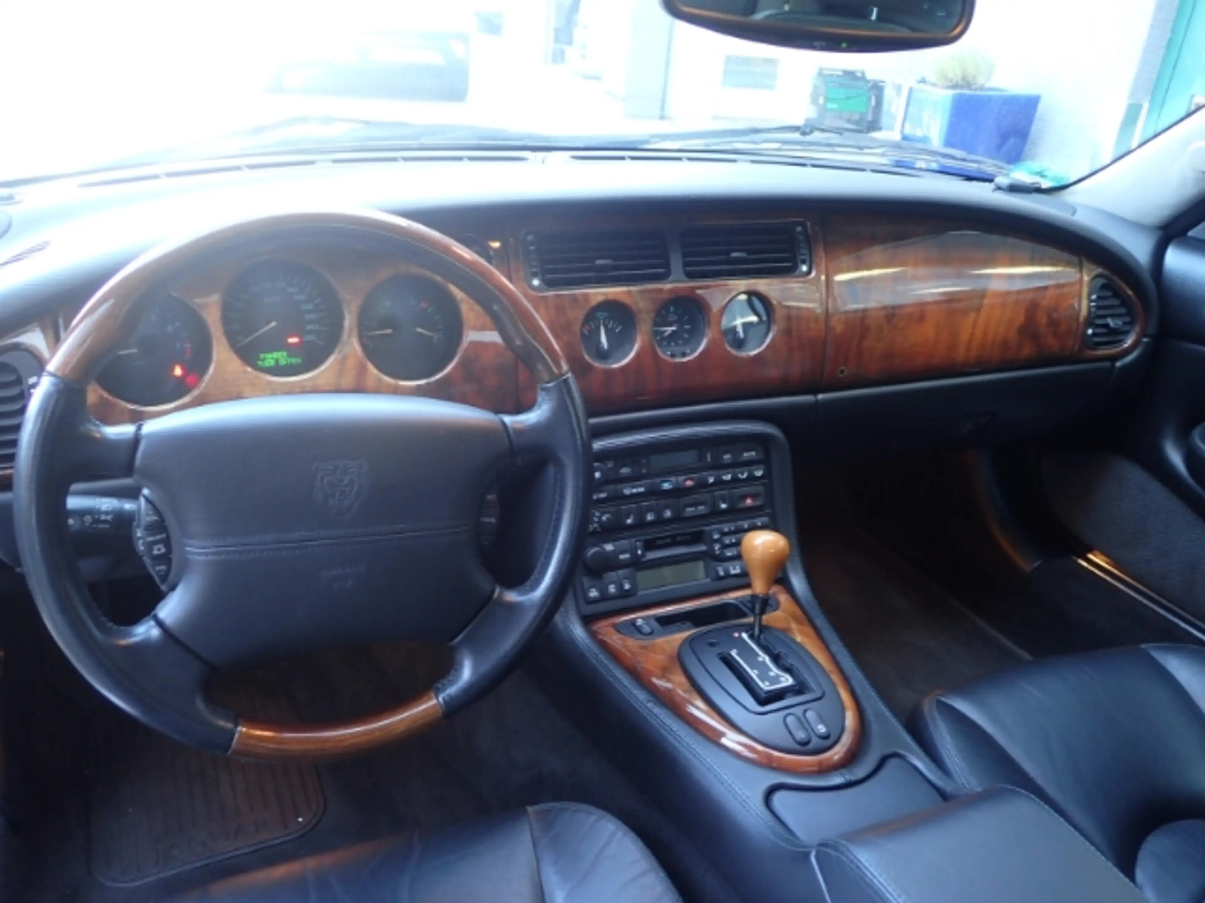 Jaguar XK8 4.0 Cabrio Memory Sitzheizung Leder PDC — photo 10