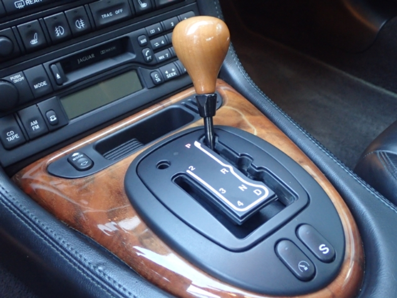 Jaguar XK8 4.0 Cabrio Memory Sitzheizung Leder PDC — photo 14