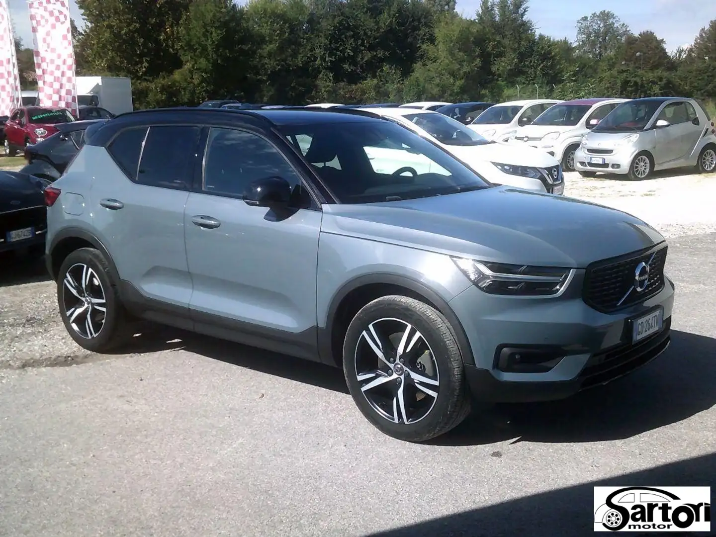 Volvo XC40 PLUGIN UNIPROPRIETARIO PERFETTO STATO! Grau - 2