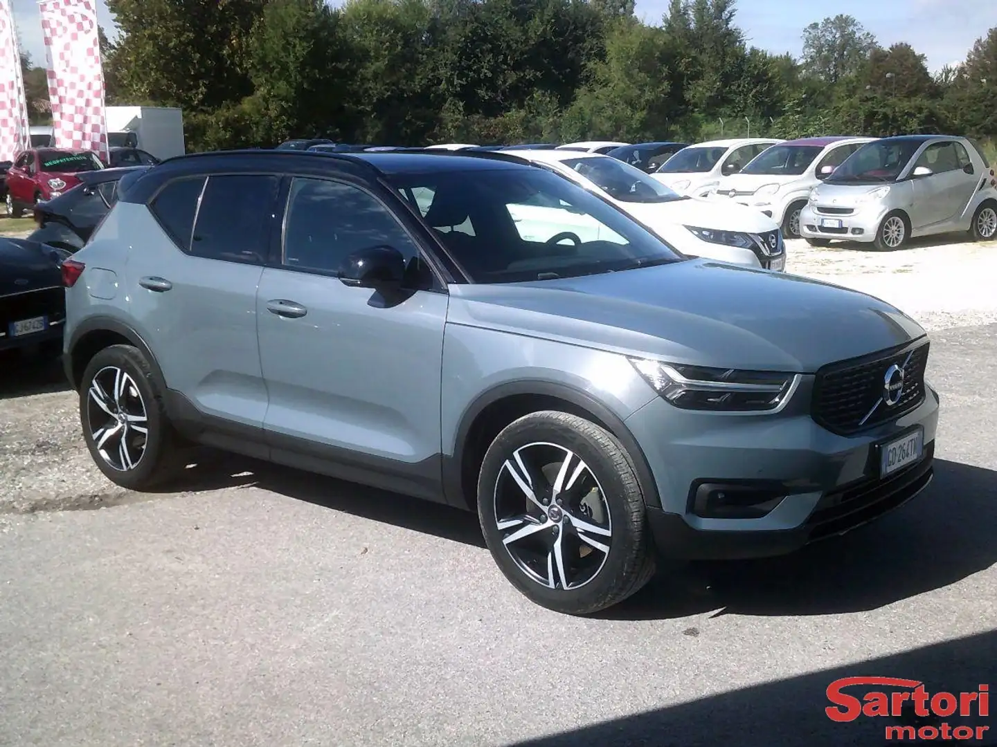Volvo XC40 PLUGIN UNIPROPRIETARIO PERFETTO STATO! Gris - 2