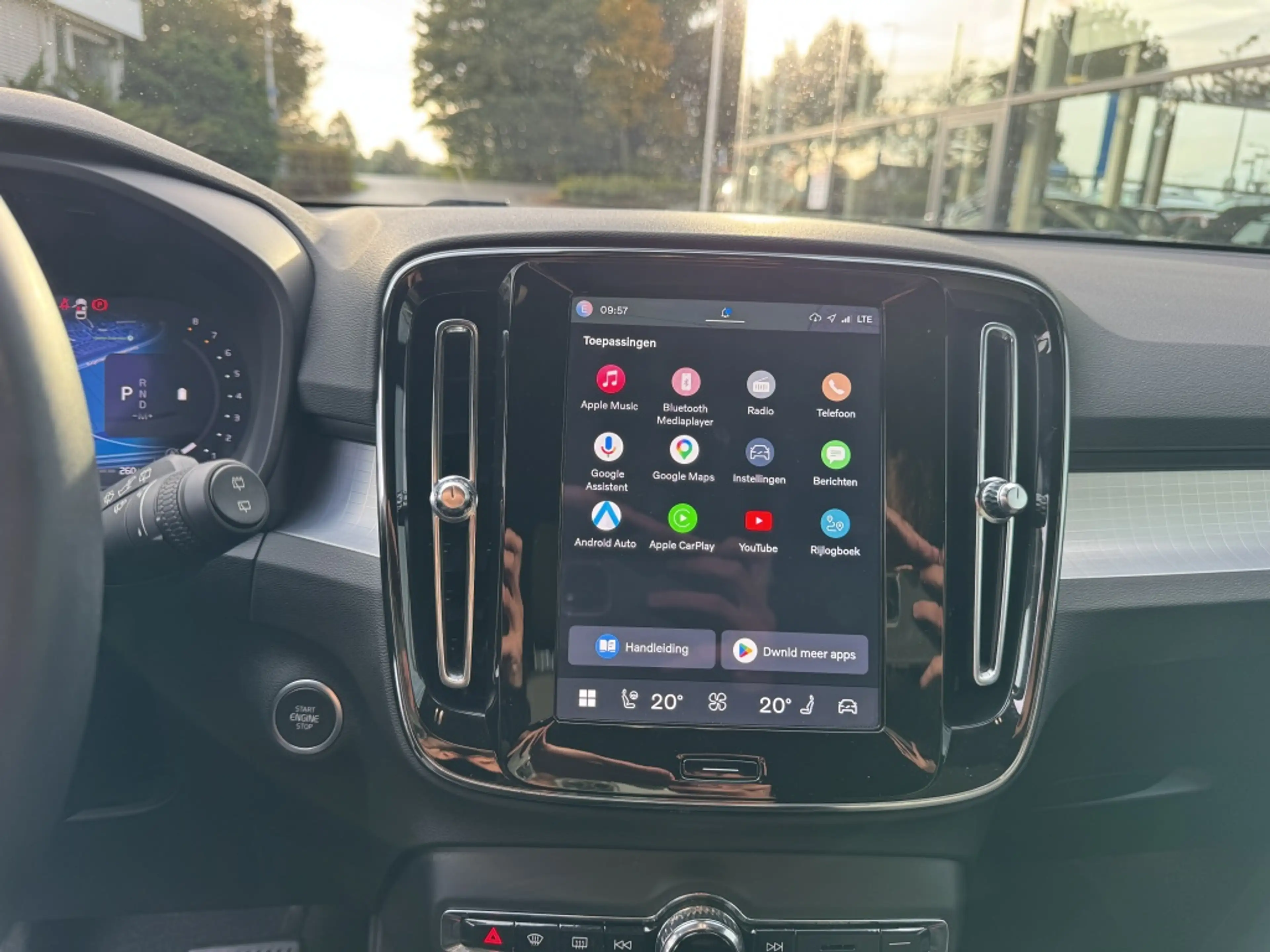Volvo XC40 B3 163pk Mild Hybrid Aut Business Edition — photo 25