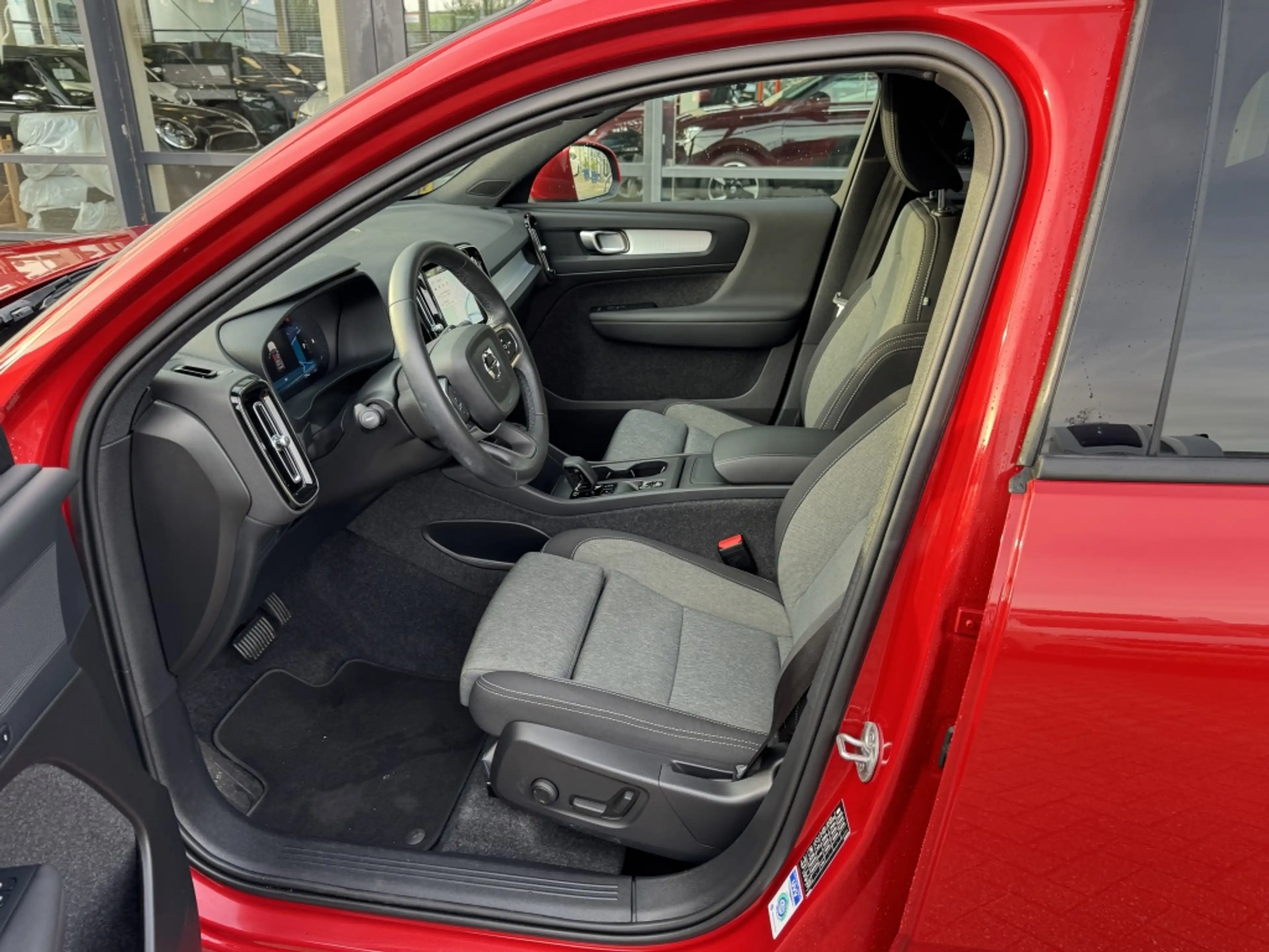 Volvo XC40 B3 163pk Mild Hybrid Aut Business Edition — photo 16