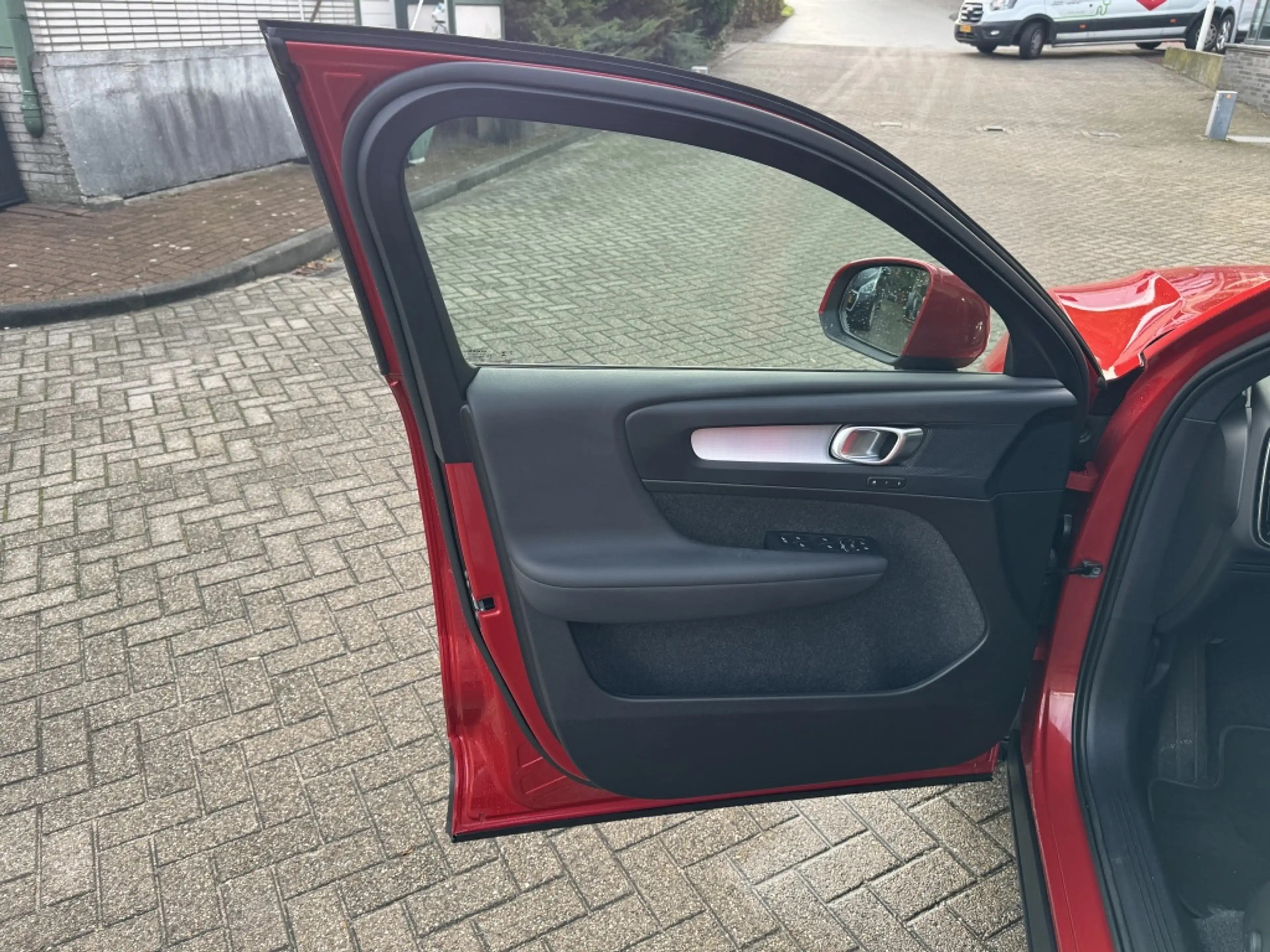 Volvo XC40 B3 163pk Mild Hybrid Aut Business Edition — photo 14