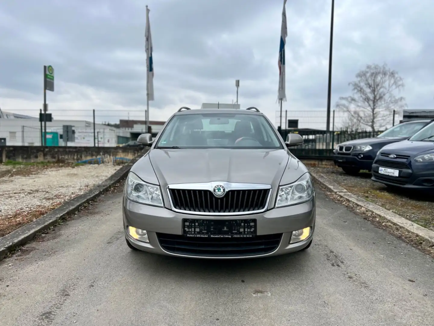 Skoda Octavia Combi Ambition*Steuerkette neu*Tüv neu* Beige - 1