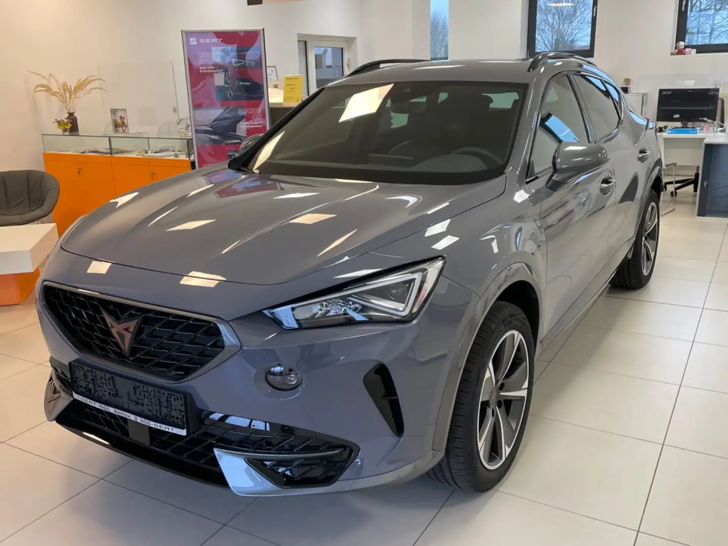CUPRA Formentor 1,5 TSI DSG NAVI XL-PAKET Gris - 2