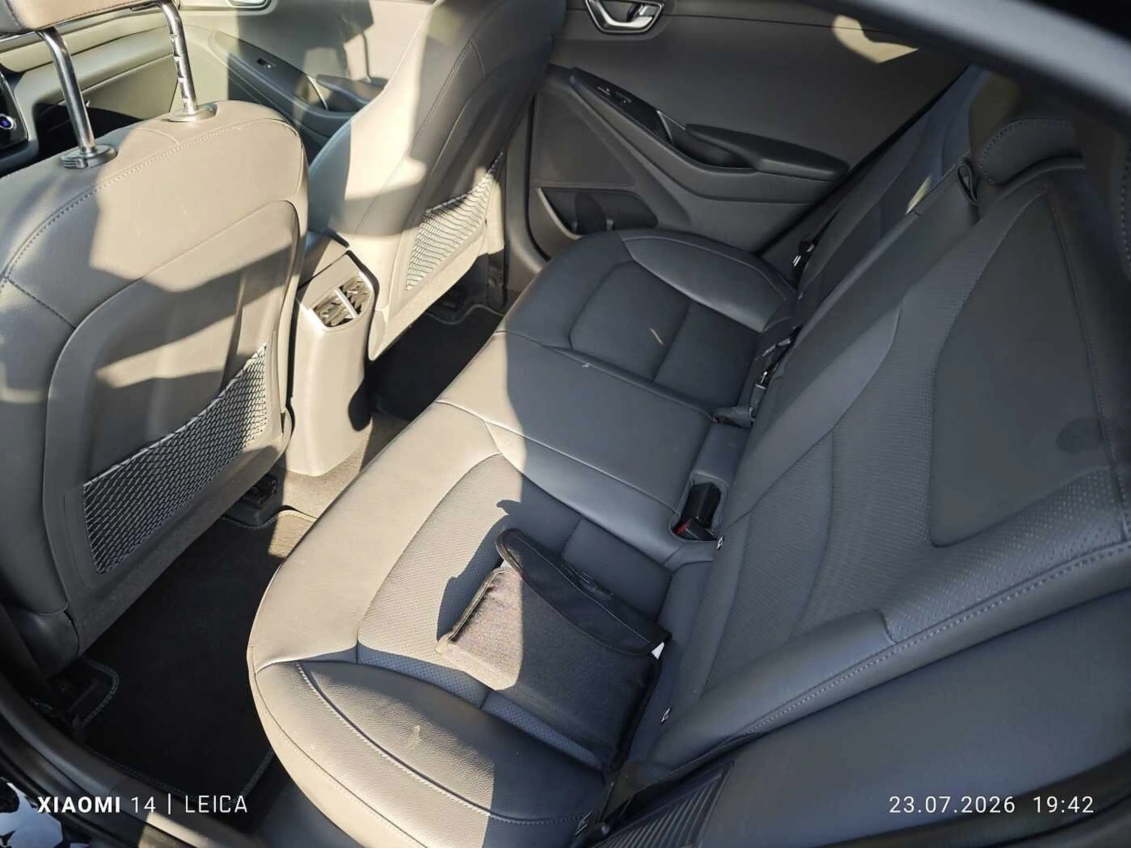 Hyundai IONIQ Plug-in-Hybrid 1.6 GDI Premium — photo 11