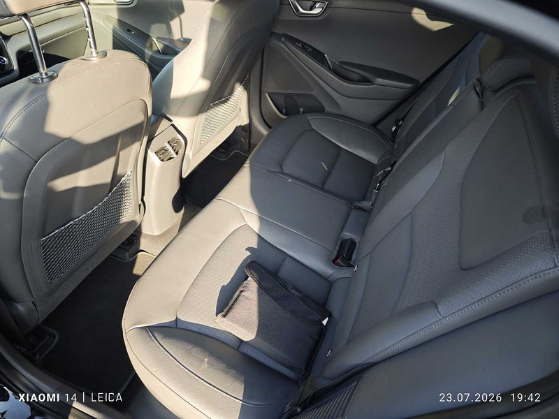 Hyundai IONIQ Plug-in-Hybrid 1.6 GDI Premium — photo 11