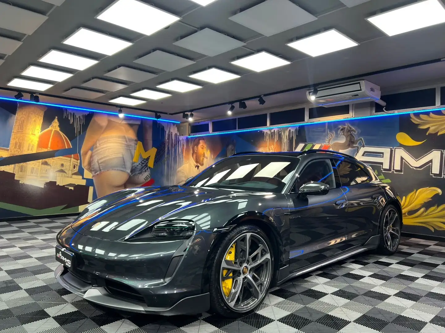 Porsche Taycan Turbo S Cross Turismo Grigio - 1