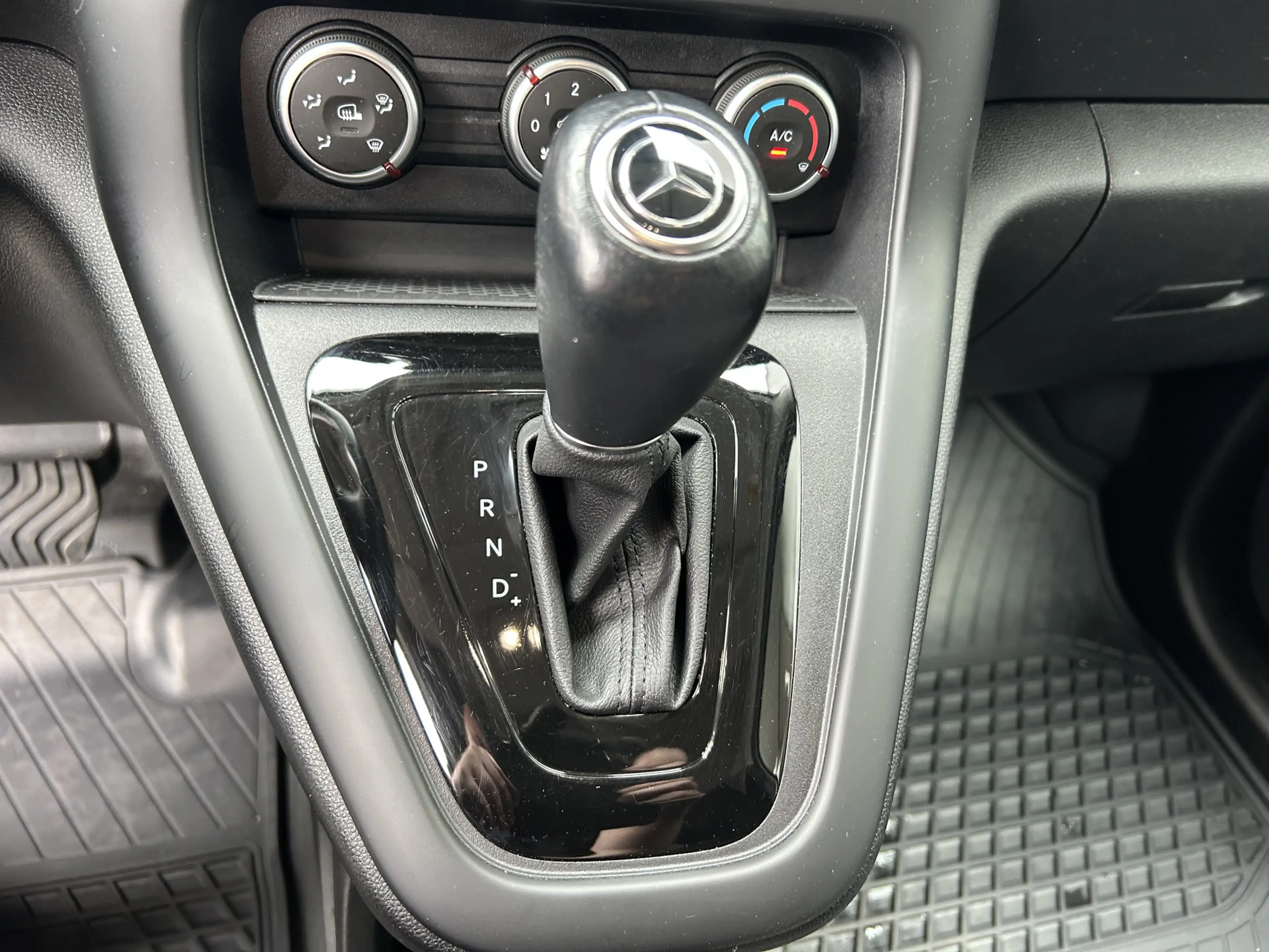 Mercedes-Benz Citan 110 CDI L1 PRO / 3 Zits / Automaat / MBUX / Camera — photo 23