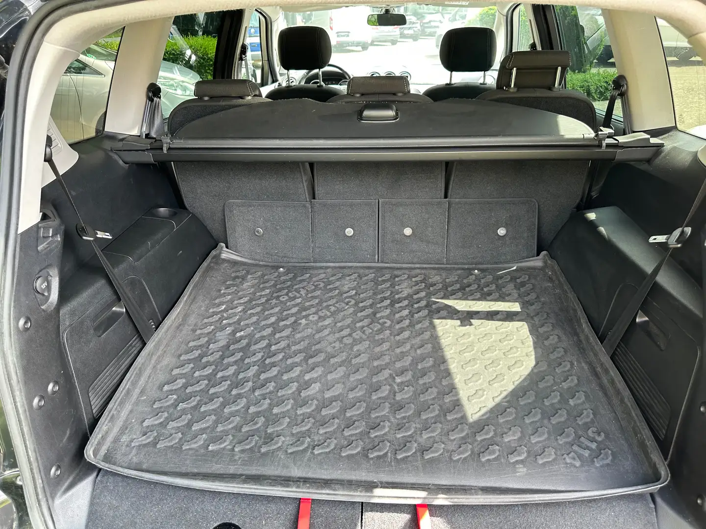 Ford S-Max S-Max 2.0 TDCi DPF Titanium Schwarz - 1