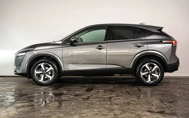 Nissan Qashqai view 2