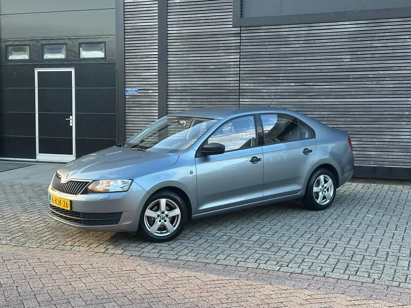 Skoda Rapid/Spaceback Rapid/Spaceback 1.2 TSI Grt. Comf Go Nieuwstaat! Grijs - 1