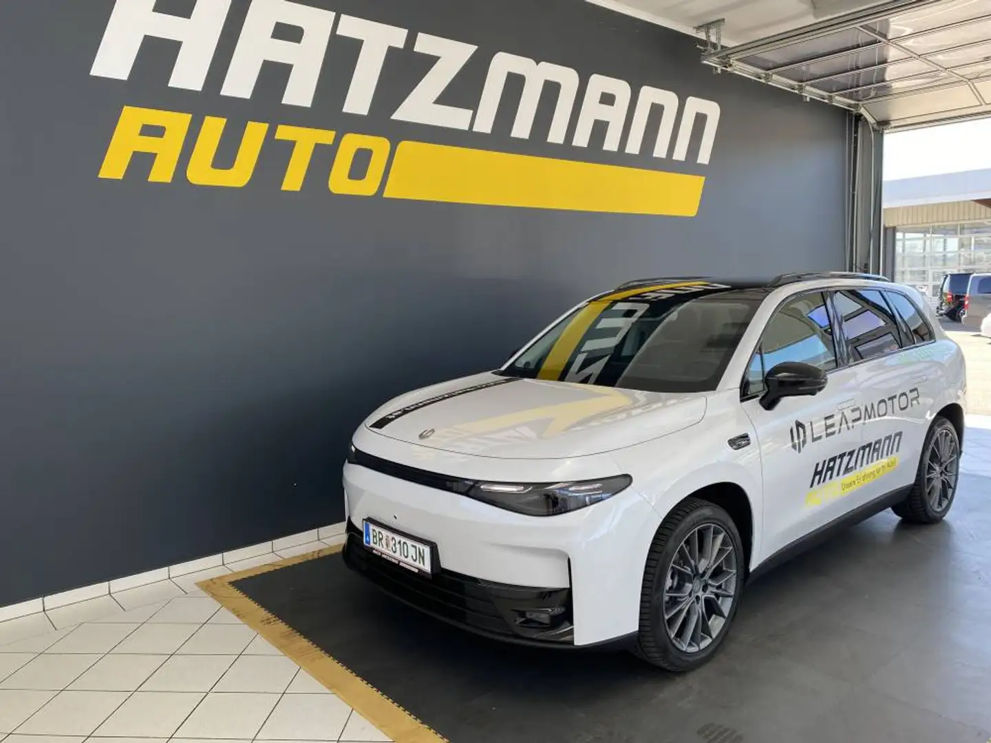Leapmotor C10 Design Elektro 70 kWh Weiß - 2