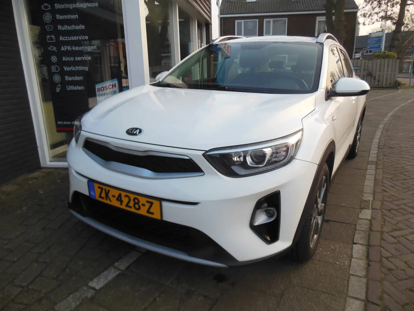 Kia Stonic 1.0 T-GDi DynamicLine 12 maanden Bovag garantie ca Wit - 1