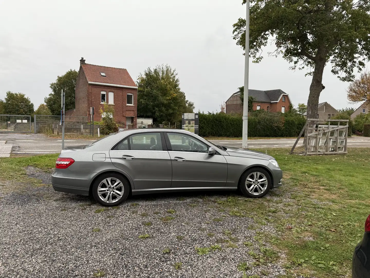 Mercedes-Benz E 200 CDI DPF BlueEFFICIENCY 7G-TRONIC Avantgarde - 1