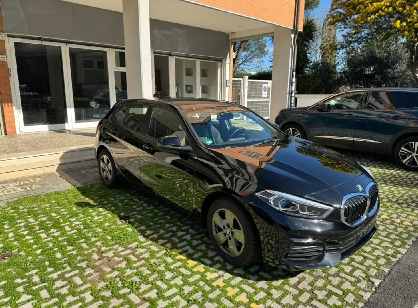 BMW 118 118i Advantage 140cv Aut/Led/Navi/Pdc/CarPlay Black - 1