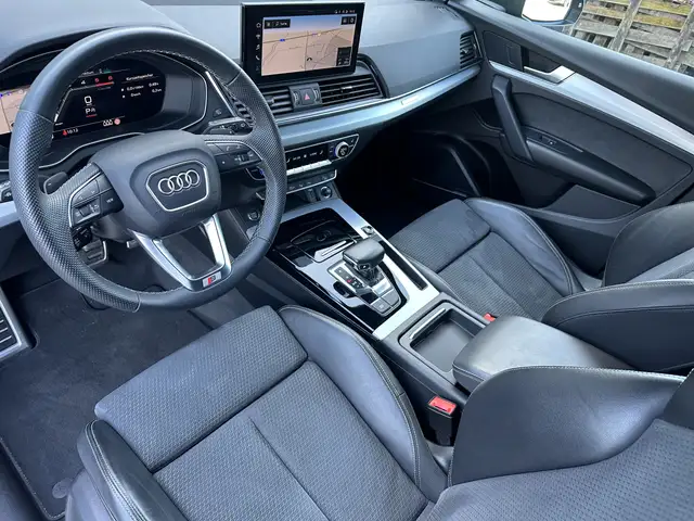 Audi Q5 view 8