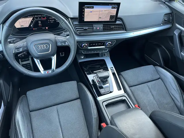 Audi Q5 view 11