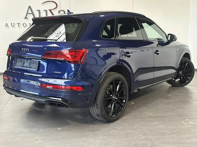 Audi Q5 view 4