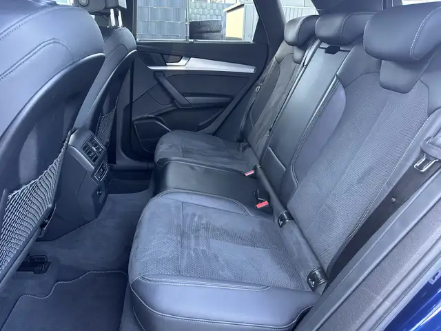 Audi Q5 view 10