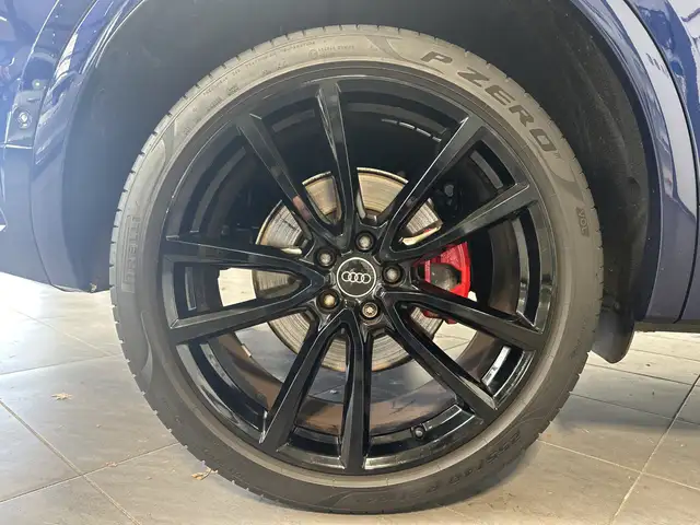 Audi Q5 view 3