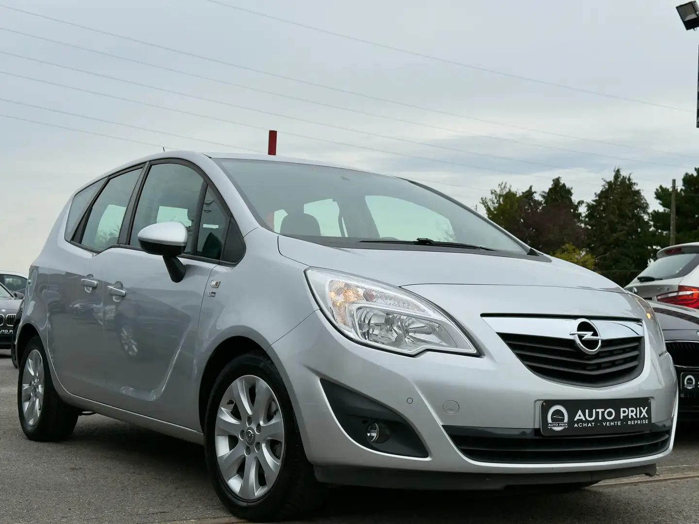Opel Meriva 1.4i ecoFLEX Enjoy 150 Years Faible Km 1Er Main Grijs - 2