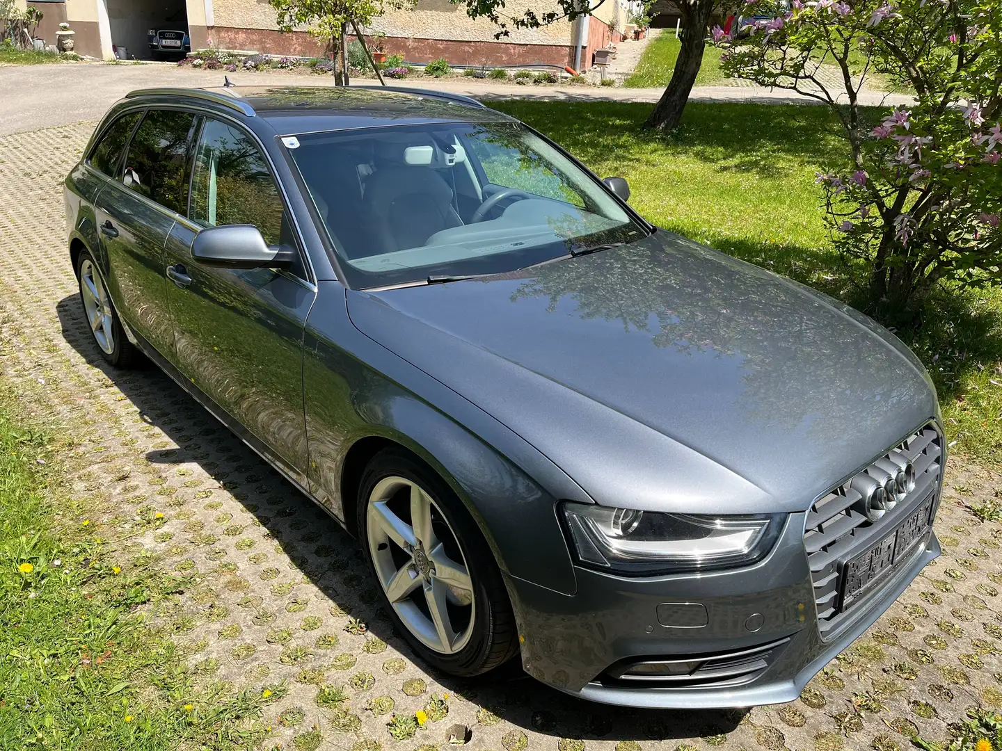Audi A4 A4 Avant 2,0 TDI quattro Sport DPF S-tronic Grau - 2