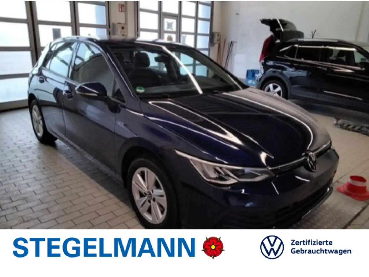 Volkswagen Golf VIII 1.0 TSI Life *AHK*Navi*ACC*+3J.Garanti Blauw - 1