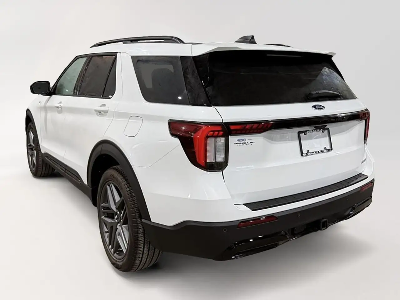 Ford Explorer снимка Ford Explorer