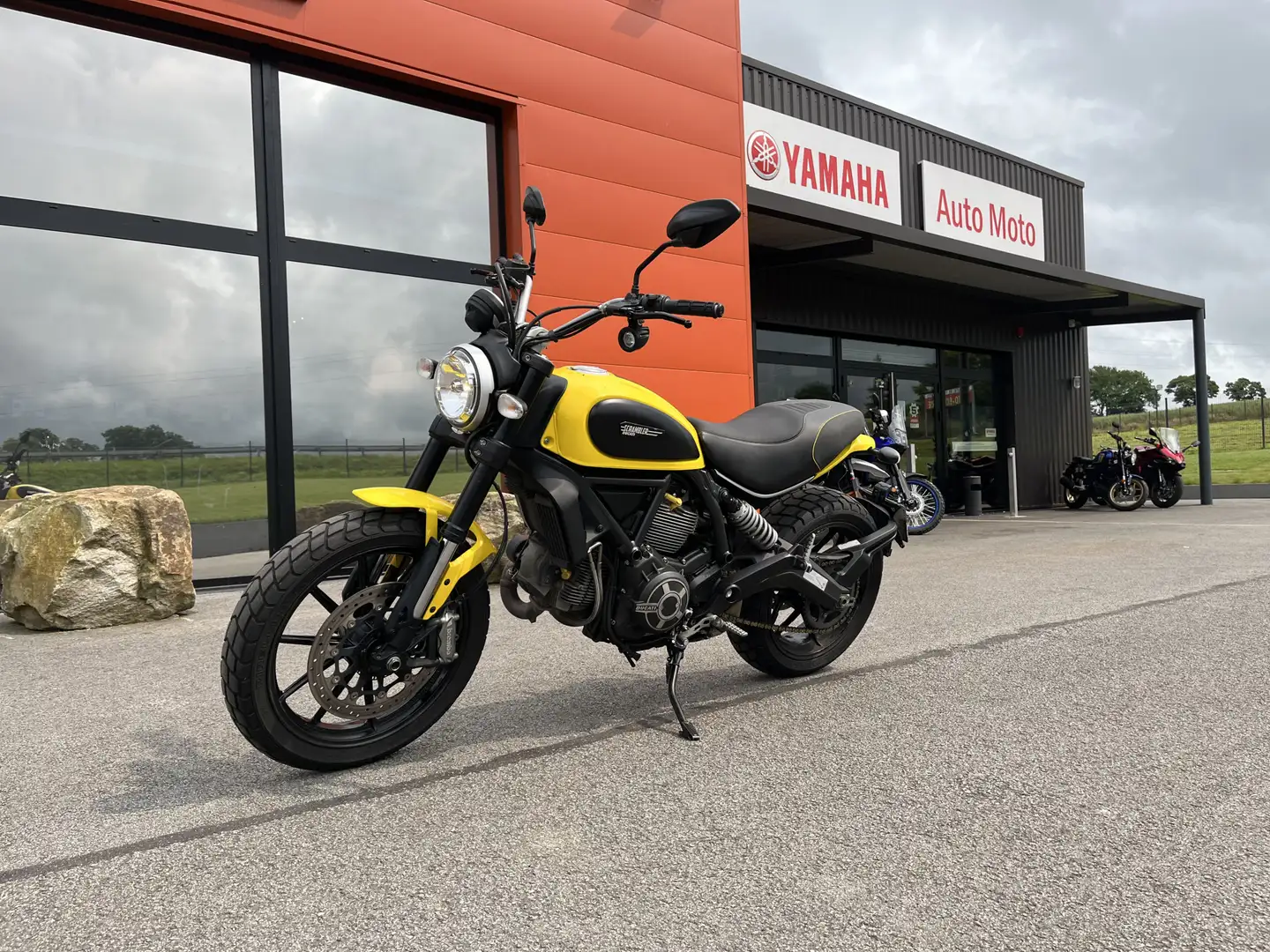 Ducati Scrambler Jaune - 2