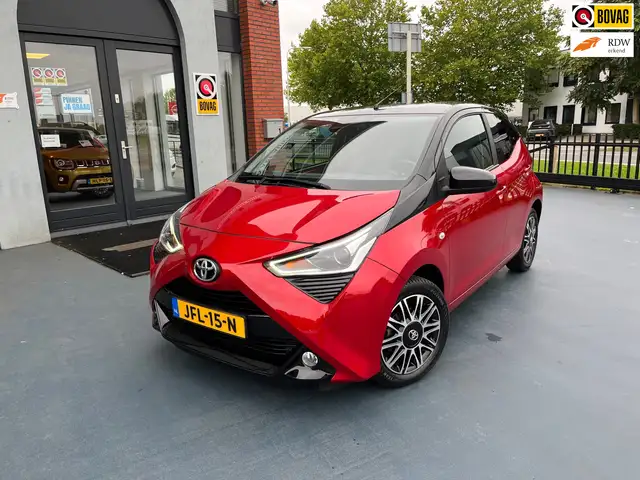 Toyota Aygo 1.0 VVT-i x-clusiv CLIMA LMV STOELVERWARMING